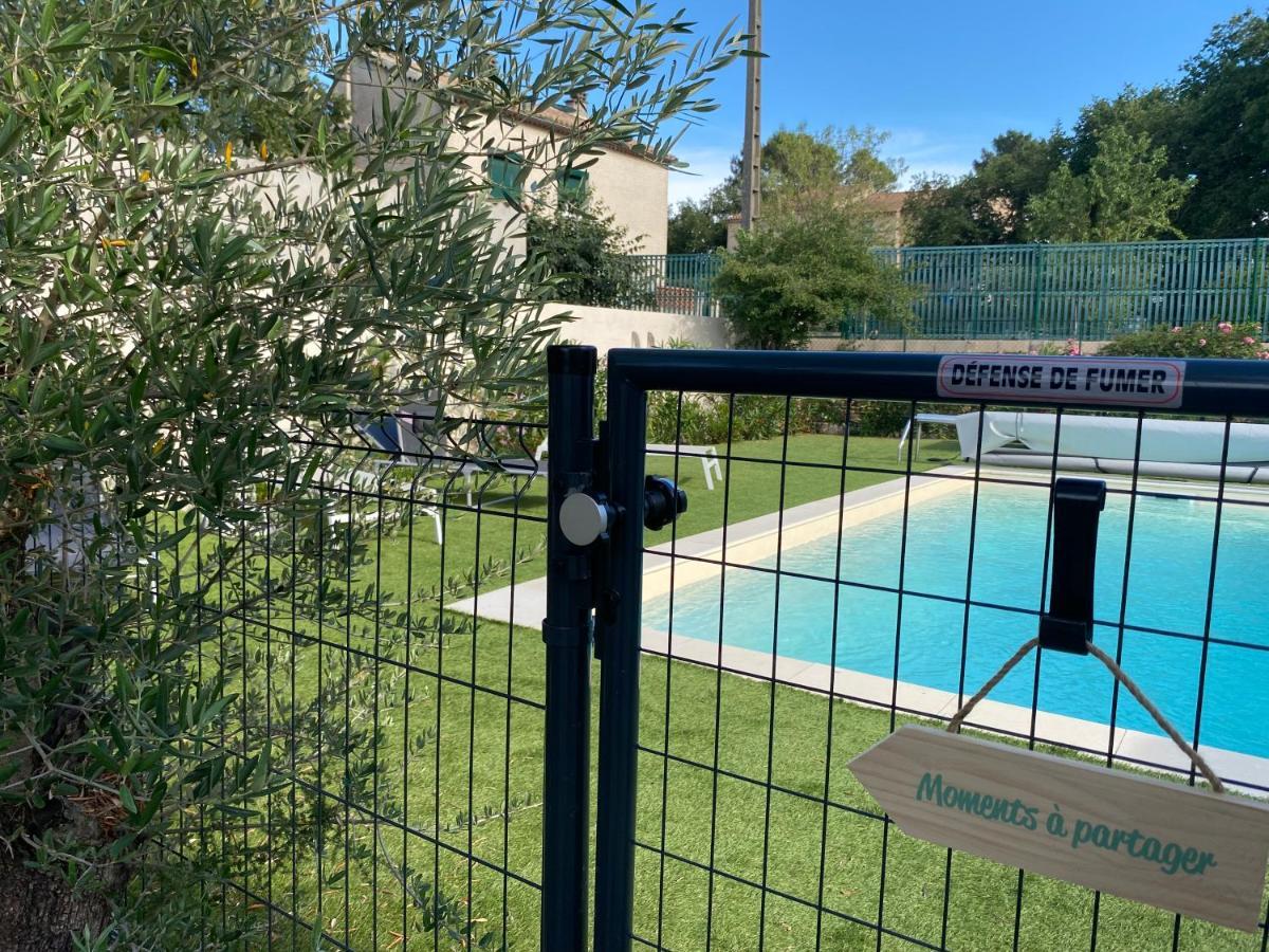 Gite Climatise Avec Piscine Sur Les Hauteurs De Bollène מראה חיצוני תמונה